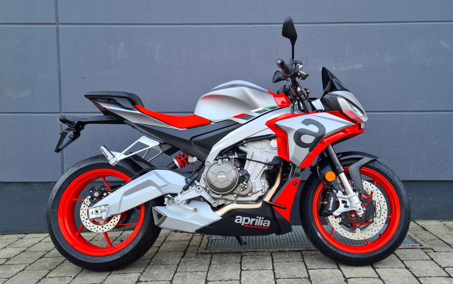 Aprilia Tuono First Ride Review And Price In India Newcarbike