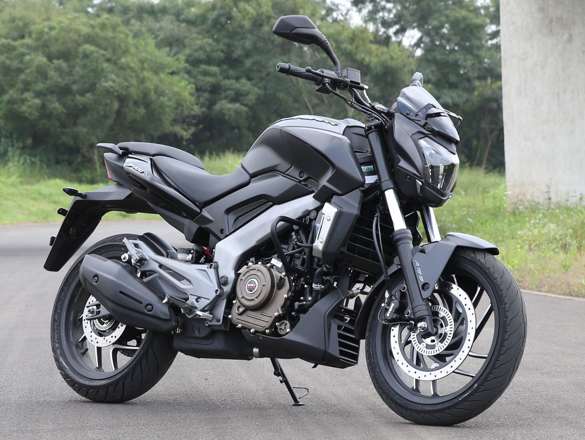 Bajaj Dominar 400 Precio, Photos, Mileage And Review 2022 - NewCarBike